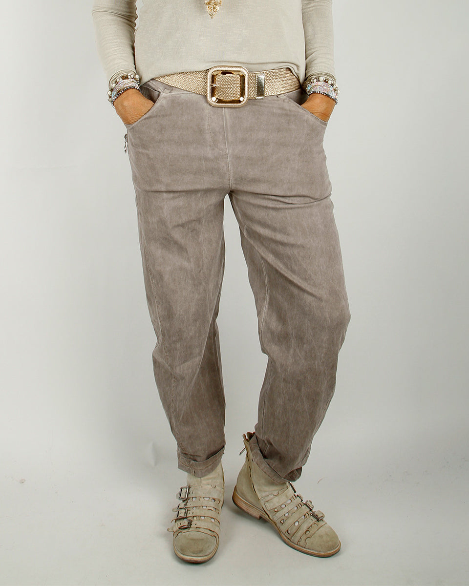 Baggy stretch pants i beige med ballongformet passform, skrålommer med glidelåsdetalj og brettet ankel