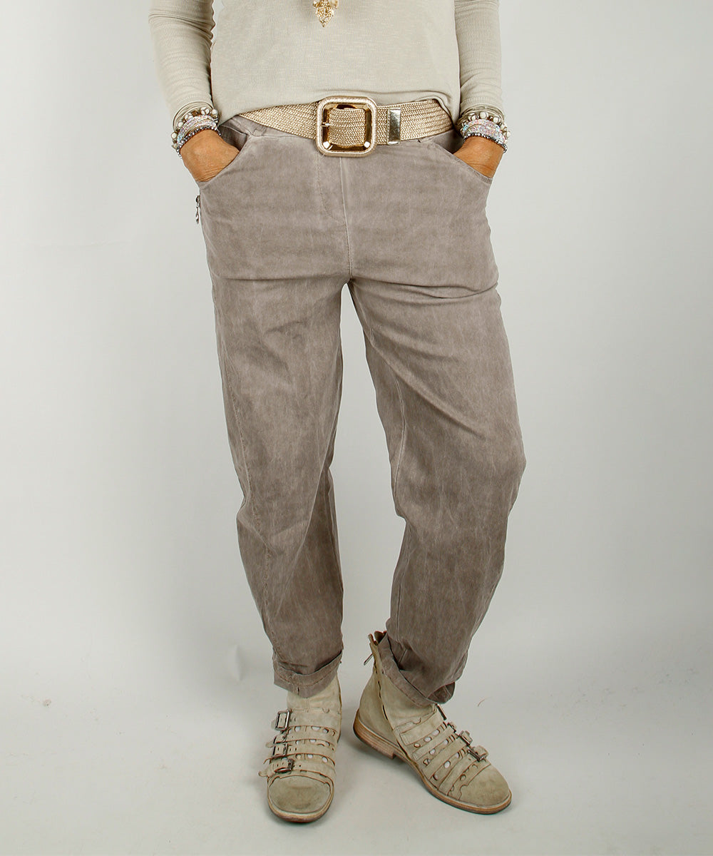 Baggy stretch pants i beige med ballongformet passform, skrålommer med glidelåsdetalj og brettet ankel